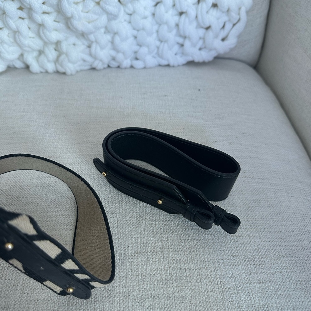 Stella McCartney Black Half-Moon Shoulder Bag - Picture 15 of 16